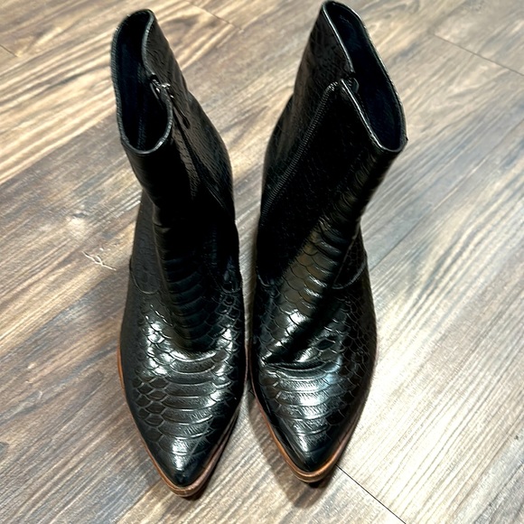 Maypie Black snakeskin boots - Picture 2 of 4